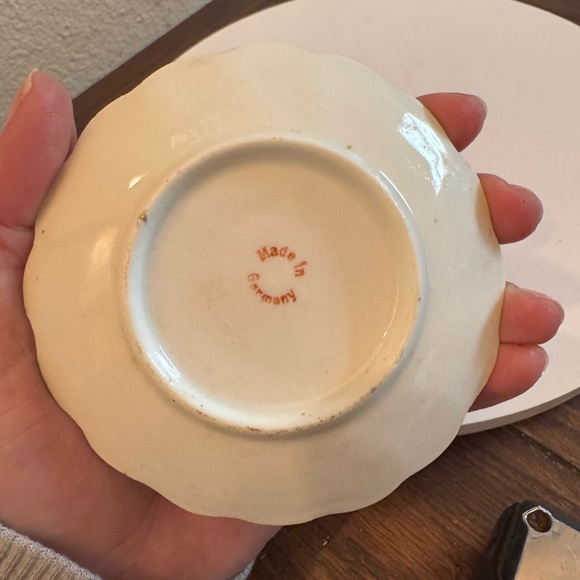 Vintage made in Germany collectible swirl gold & white small plate - Picture 2 of 4